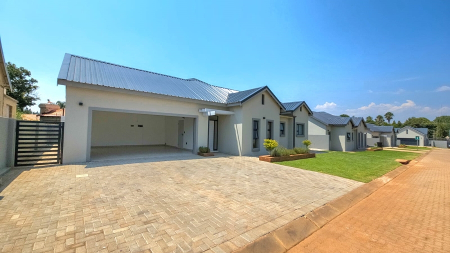 3 Bedroom Property for Sale in Melodie North West